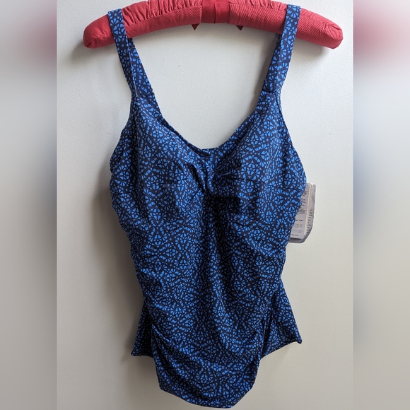 L.L. Bean Other - NWT  L.L. Bean Slimming Tankini Top Size 12R